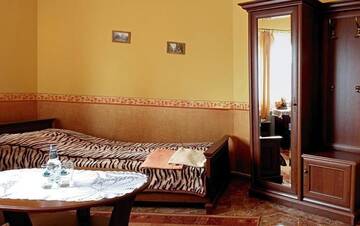 Фото номера Двухместный номер с 1 кроватью или 2 отдельными кроватями Отель Hotel Miły г. Кросно 12